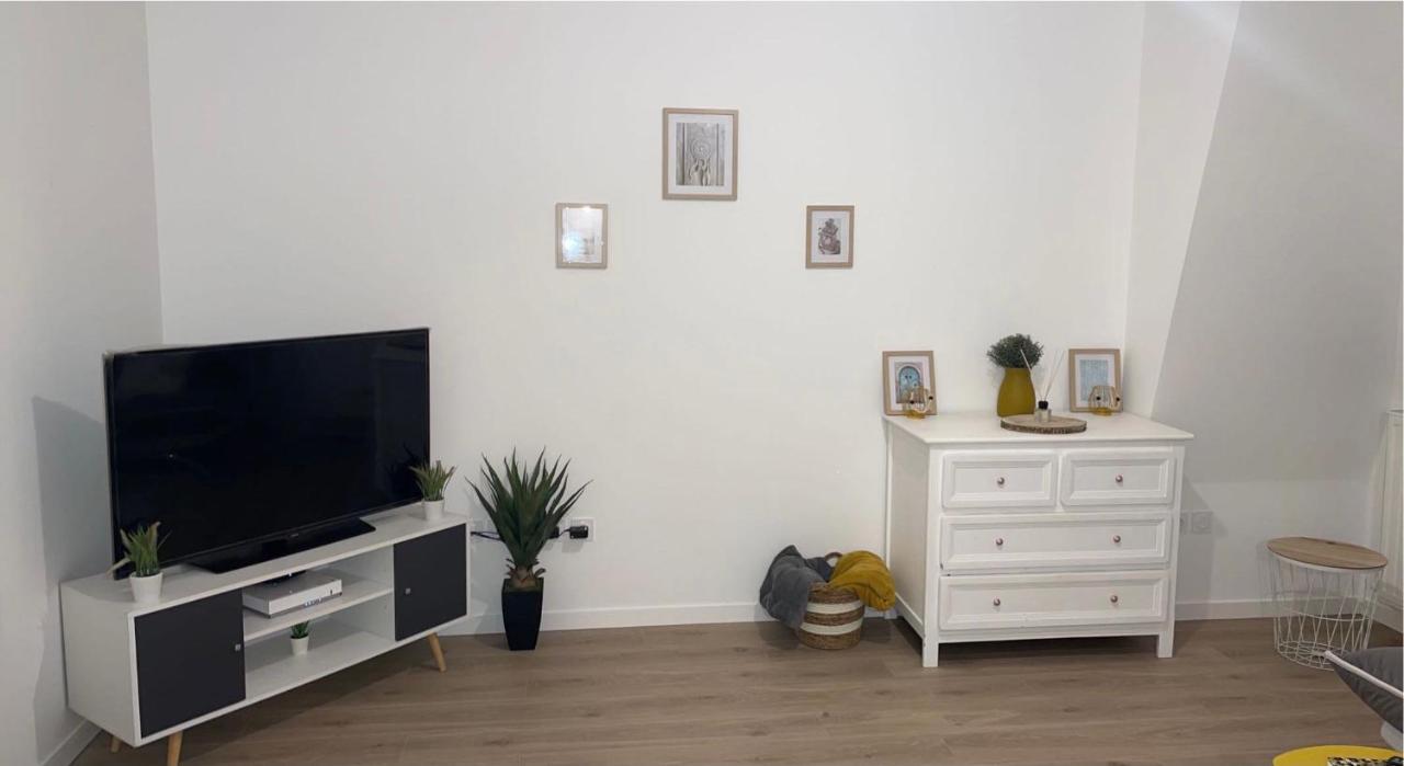 Petit Cocon Proche Gare Et Commerces Chantilly Ngoại thất bức ảnh